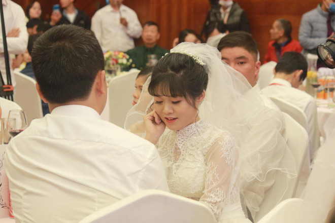 Những hình ảnh xúc động tại lễ cưới tập thể của 46 cặp đôi đặc biệt - 8