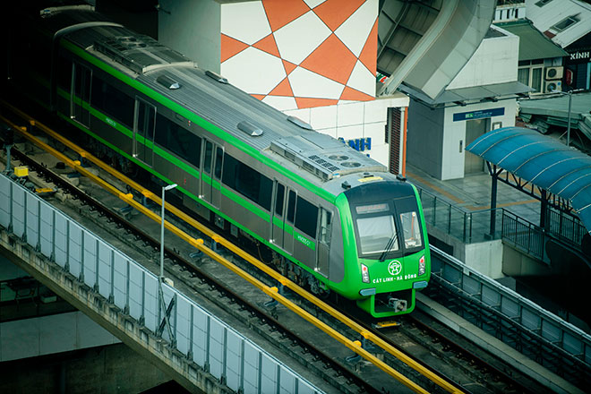 Flycam: Tàu Cát Linh - Hà Đông chạy liên tục trước ngày vận hành thử toàn bộ hệ thống - 1