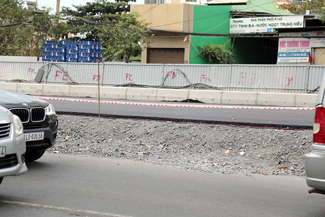 Nâng đường giải cứu “rốn ngập” ở Sài Gòn, dân lo nhà thành “hầm chứa nước” - 11