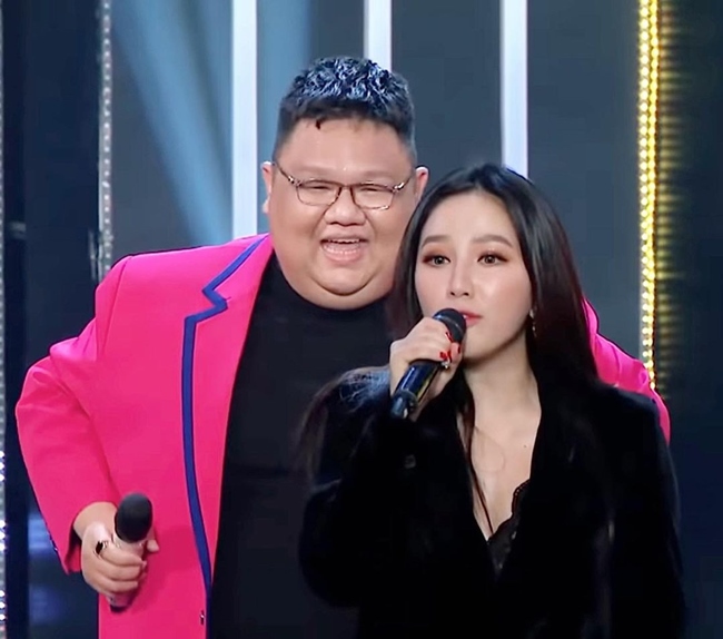 Hoàng Thùy Linh, bạn gái tin đồn Sơn Tùng bị "dìm hàng nhan sắc" trên truyền hình - 17