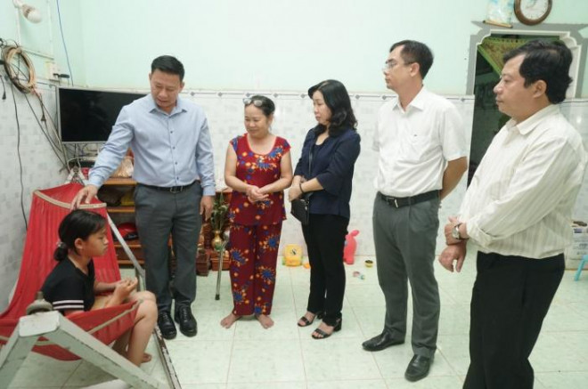 Nữ sinh bị đánh, đạp xuống mương ở Tây Ninh: Người bị tông đi sai làn đường - 3