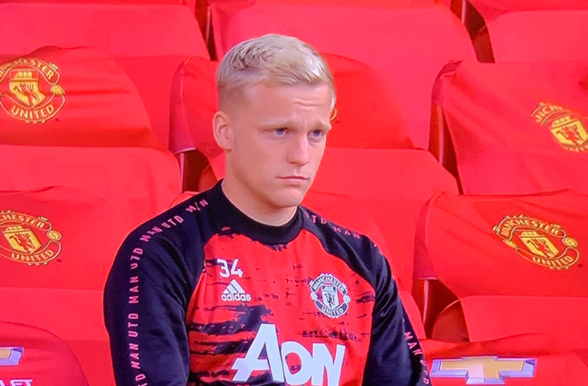 Van de Beek 40 triệu bảng bị Solskjaer "lãng quên": Van Gaal buông lời cay đắng - 1