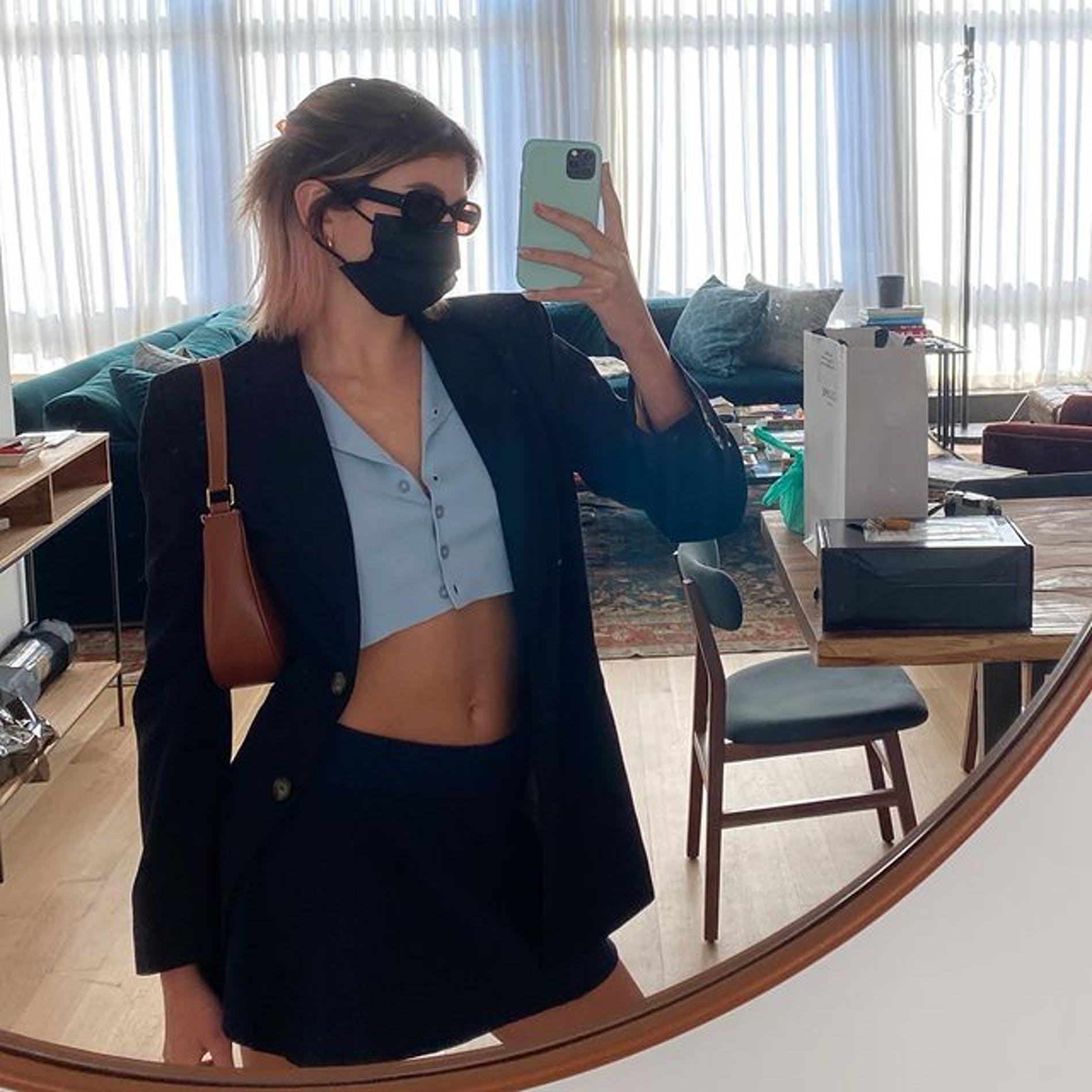 Gợi ý mặc blazer sang chảnh đến từ các chân dài hàng đầu thế giới - 1
