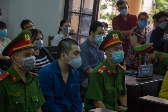 VKS đề nghị phạt tài xế Mercedes tông nữ tiếp viên 7 năm tù - 1