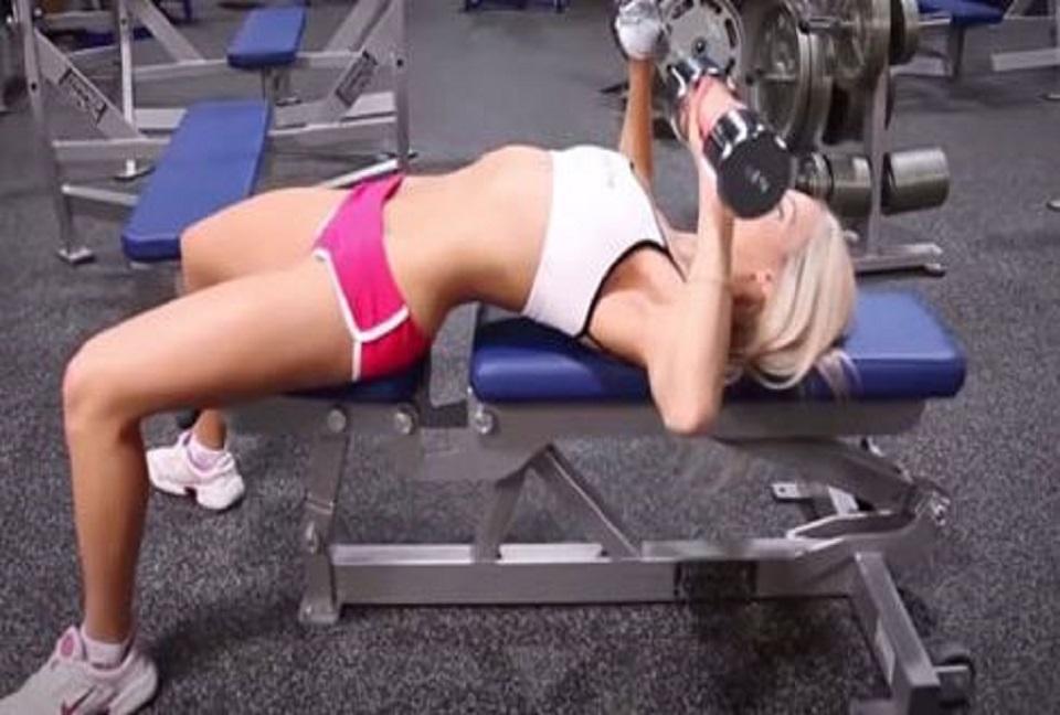 Muốn nâng vòng 1 tròn căng, đây là 10 cách không đụng dao kéo - 5