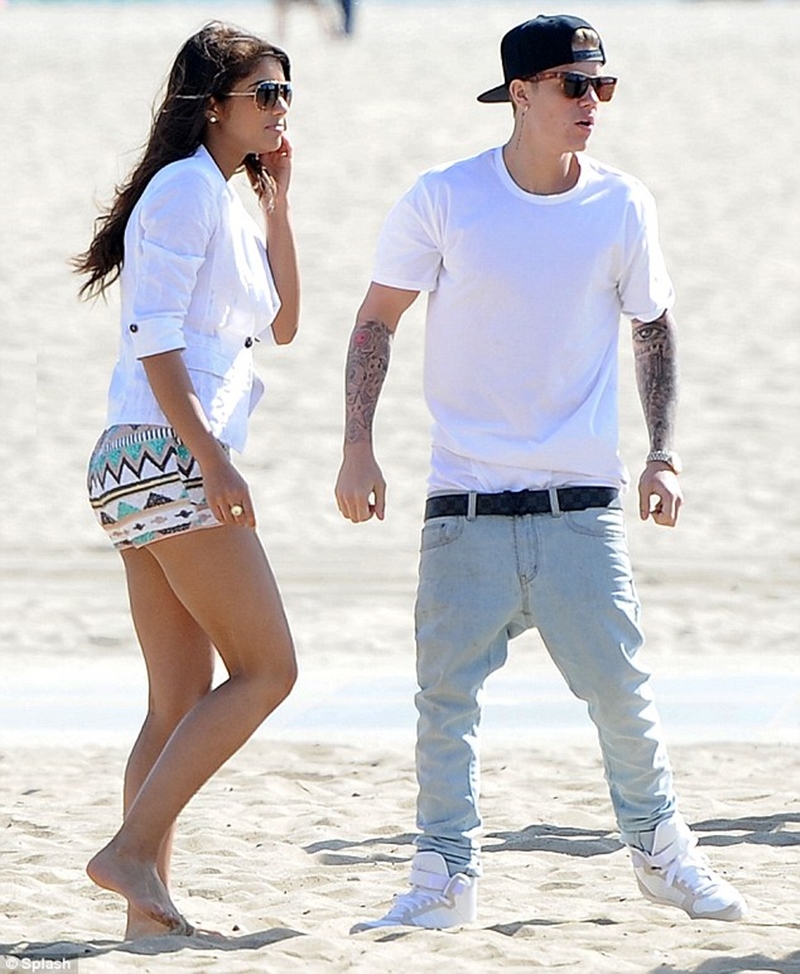 Bồ cũ Justin Bieber có "body sát thủ", từng gầy tong teo vẫn sở hữu vòng 3 "vạn người mê" - 2