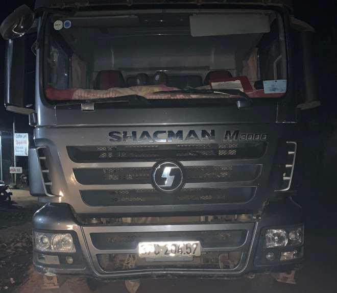 Mẹ đau đớn chứng kiến cảnh con trai 6 tuổi bị xe ben cán tử vong - 3