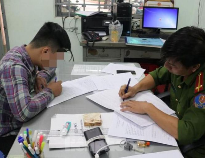 Quay cảnh bốc đầu xe đưa lên TikTok, thanh niên bị phạt hơn 9 triệu đồng - 2