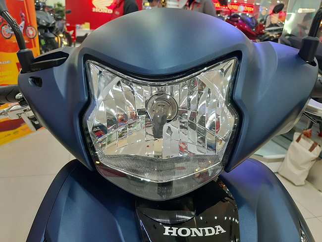 Cận cảnh Honda Vision phiên bản mới vừa mở bán tại đại lý 488749