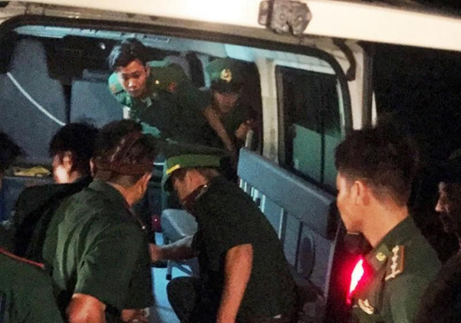 Cứu được 10 thuyền viên tàu Panama chìm gần đảo Phú Quý - 2