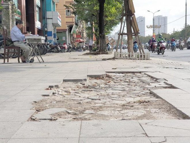 Hà Nội cuối năm lại ồ ạt thay đá vỉa hè - 2