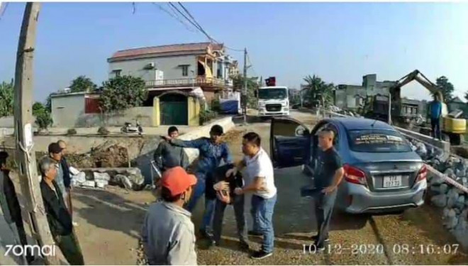 Triệu tập &#34;đệ tử ruột&#34; của Cường &#34;Dụ&#34; vụ đánh tài xế xe khách ở Thái Bình - 1