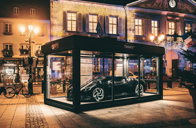 Chiêm ngưỡng Bugatti La Voiture Noire - Món đồ trang trí giáng sinh trị giá hơn 300 tỷ đồng - 1
