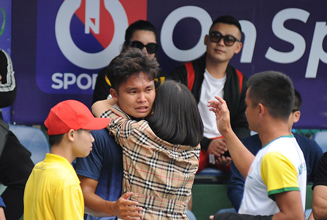 Linh Giang đánh bại Hoàng Nam gây “sốt” tennis Việt Nam 2020 - 1