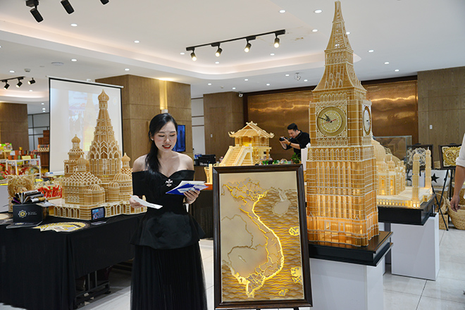 Không thể rời mắt trước những công trình nổi tiếng bằng tăm qua bàn tay của “phù thủy” người Việt - 9