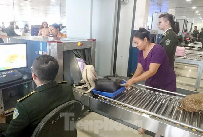 Cấm bay 1 năm với hành khách gây rối, &#34;cầm nhầm đồ&#34; trong sân bay - 1