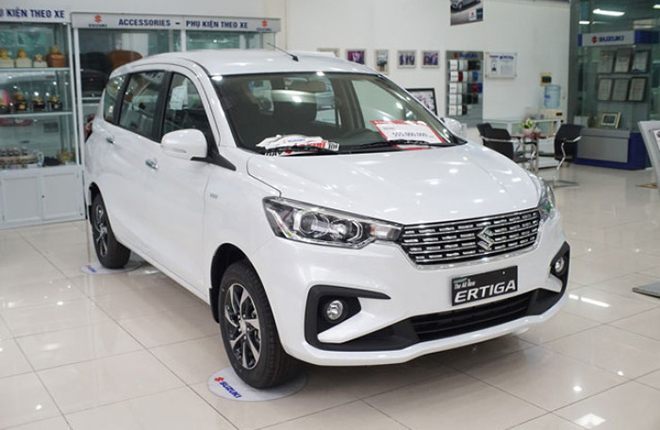 Suzuki Ertiga được đại lý giảm giá "khủng" gần 100 triệu đồng - 1