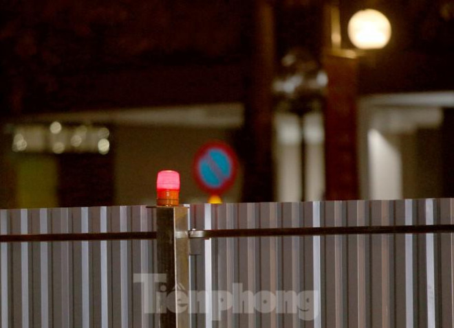 Công nhân trắng đêm thi công hầm chui - nút giao Lê Văn Lương - 12