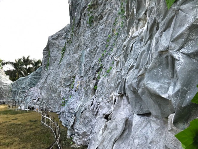 Lung linh hang đá Noel khổng lồ ở Nghệ An cao hơn tòa nhà 3 tầng - 6