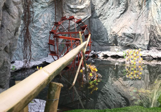 Lung linh hang đá Noel khổng lồ ở Nghệ An cao hơn tòa nhà 3 tầng - 15