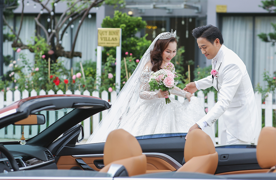 Quý Bình lái xe sang, làm hành động bất ngờ với vợ doanh nhân trong tiệc cưới ở Phú Quốc - 7