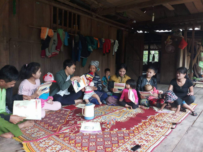 Chuyện sinh đẻ ở nơi người dân còn lấy bao cao su cho con thổi bóng, thuốc tránh thai cho... gà ăn! - 3