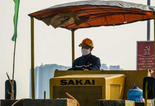 CLIP: Cận cảnh công nhân gấp rút sửa cầu Thăng Long chi phí 269 tỉ đồng - 11