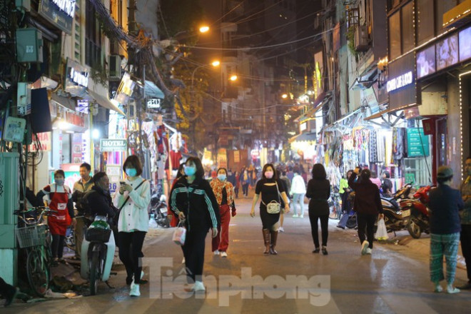 Hà Nội chính thức mở rộng không gian đi bộ trong phố cổ - 7