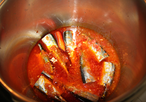 Làm cá nục sốt cà chua ngon như đόng hộp, hόa ra mẹo cực dễ nằm ở ngay bước này - 3