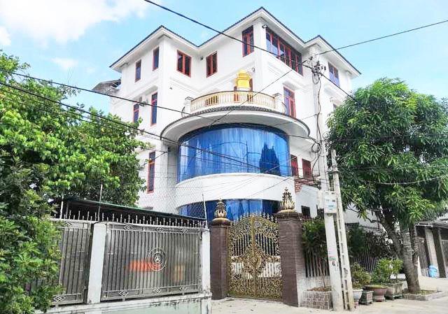 Trở lại làng tỷ phú xứ Nghệ: Châu Âu ở giữa Đô Thành - 1