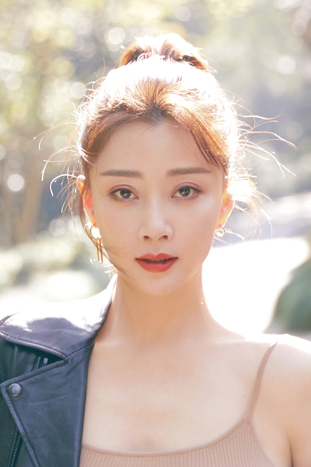 "Võ Tắc Thiên lẳng lơ nhất" tuổi 41 vẫn quyến rũ vì biết chăm sóc "tòa thiên nhiên" - 2