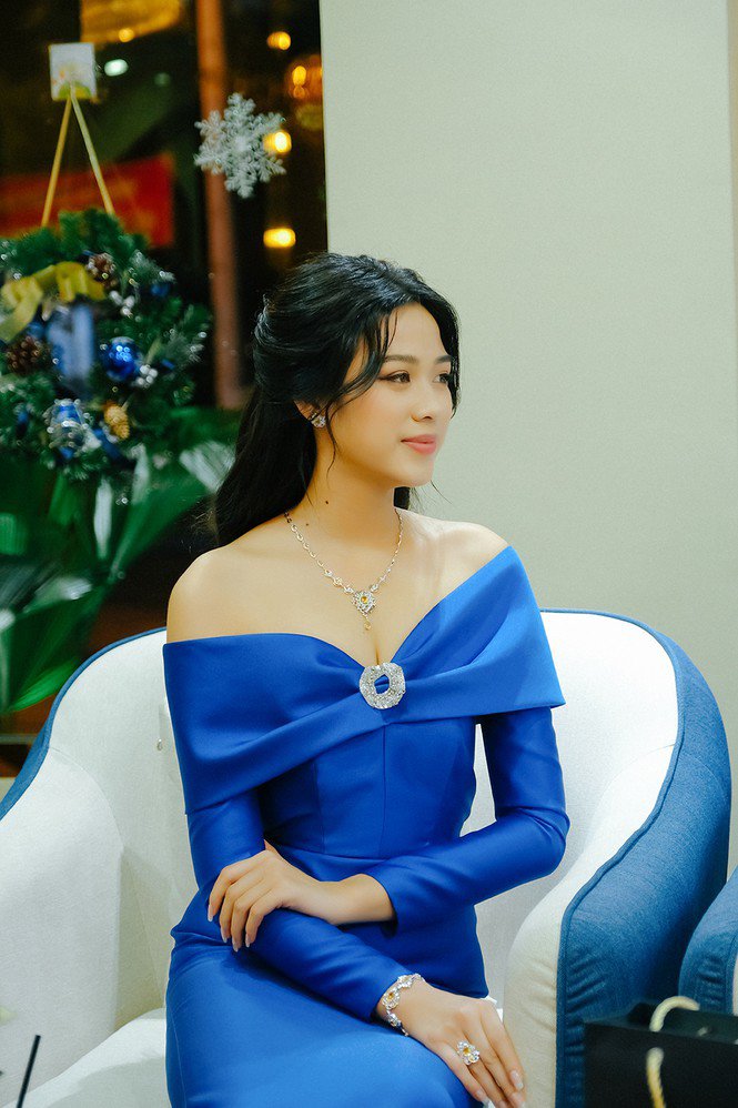 Đỗ Thị Hà nhan sắc "bùng nổ", quyến rũ không thua kém đàn chị Đỗ Mỹ Linh - 6