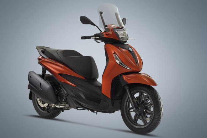  2022  Piaggio Beverly tr nh l ng tr n c sc mnh SH350i