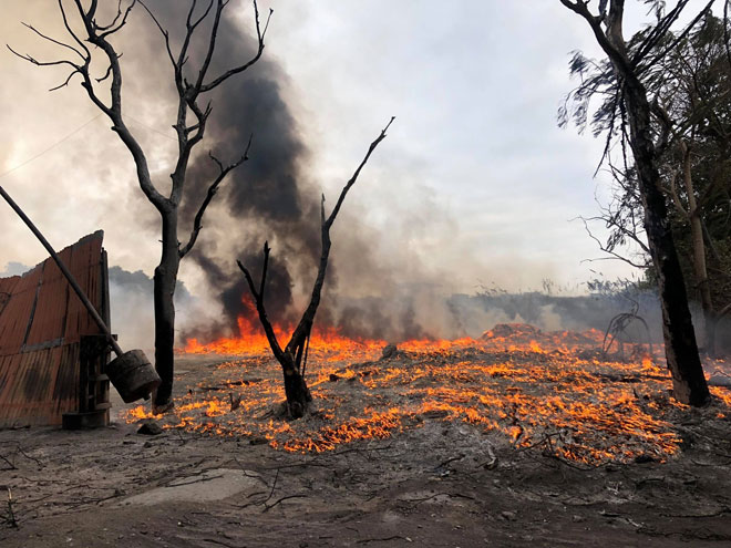 HN: Cháy lớn dưới cầu Thanh Trì, cột khói cao hàng trăm mét - 5