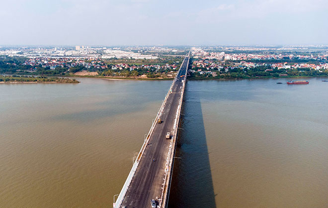 "Thay áo mới", cây cầu ai cũng muốn qua lúc trời nắng mưa trông như thế nào? - 16