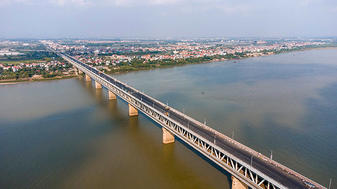 "Thay áo mới", cây cầu ai cũng muốn qua lúc trời nắng mưa trông như thế nào? - 2