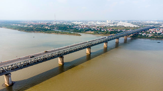 "Thay áo mới", cây cầu ai cũng muốn qua lúc trời nắng mưa trông như thế nào? - 3