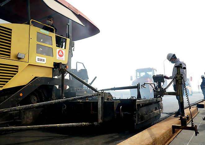 "Thay áo mới", cây cầu ai cũng muốn qua lúc trời nắng mưa trông như thế nào? - 5