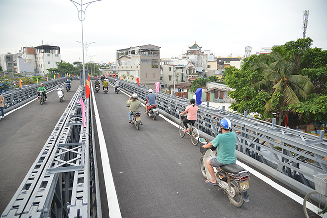 Cầu sắt bạc tỷ nối 2 quận ở TP.HCM, xóa cảnh “qua sông phải lụy đò” - 5