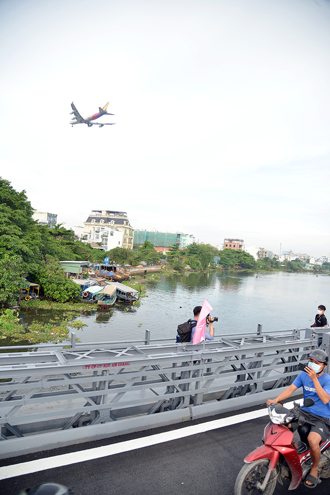 Cầu sắt bạc tỷ nối 2 quận ở TP.HCM, xóa cảnh “qua sông phải lụy đò” - 7