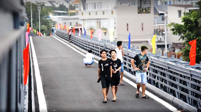 Cầu sắt bạc tỷ nối 2 quận ở TP.HCM, xóa cảnh “qua sông phải lụy đò” - 8