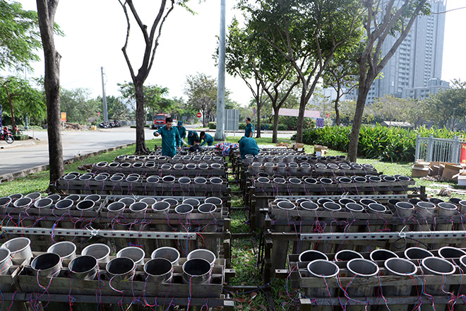 Ngắm “trận địa” pháo hoa chào đón năm mới ở TP.HCM trước giờ G - 12