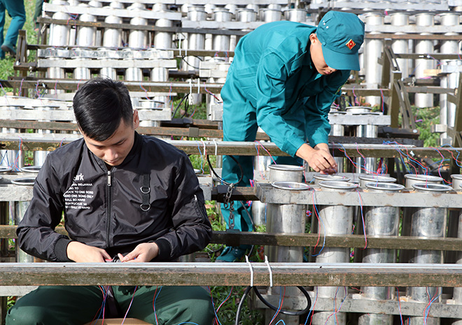 Ngắm “trận địa” pháo hoa chào đón năm mới ở TP.HCM trước giờ G - 6