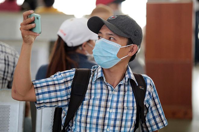 Đường phố "ngộp thở" chiều cuối năm 2020, người Sài Gòn hãi hùng "bò" về nhà - 11