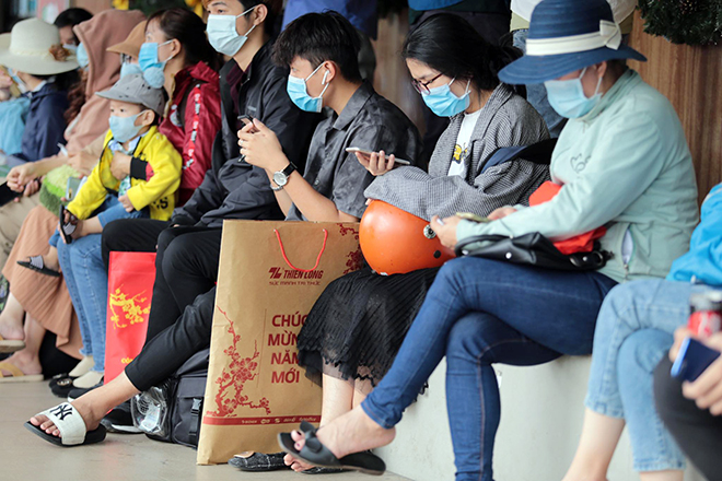 Đường phố "ngộp thở" chiều cuối năm 2020, người Sài Gòn hãi hùng "bò" về nhà - 7