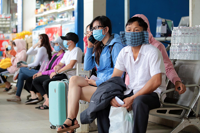 Đường phố "ngộp thở" chiều cuối năm 2020, người Sài Gòn hãi hùng "bò" về nhà - 8