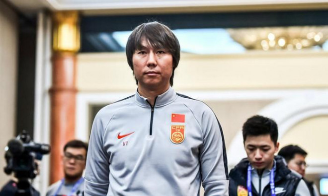 Cổ động viên đòi sa thải HLV tuyển Trung Quốc ngay trước trận gặp Việt Nam - 1