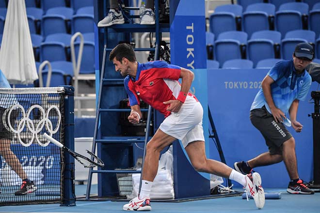 Djokovic lại bị chê trách vụ đập vợt ở Olympic, chờ trở lại mạnh mẽ hơn - 1