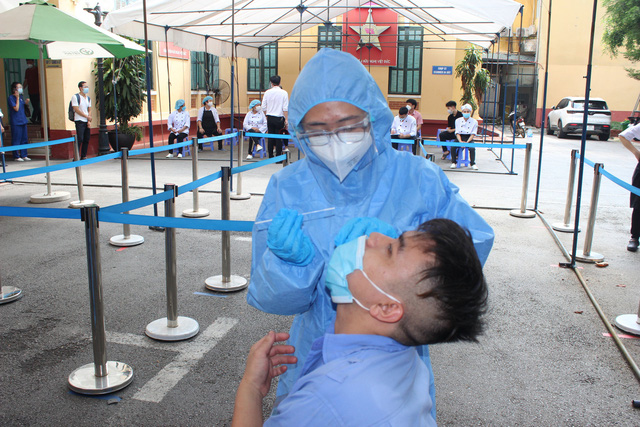 Gần 4.000 người liên quan BV Việt Đức  được lấy mẫu xét nghiệm SARS-CoV-2 lần 2 - 1