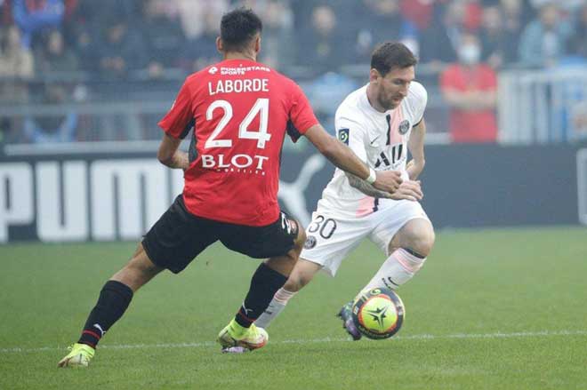 Messi và dàn sao PSG gặp sự cố từ fan cuồng sau trận thua sốc ở Ligue 1 - 1